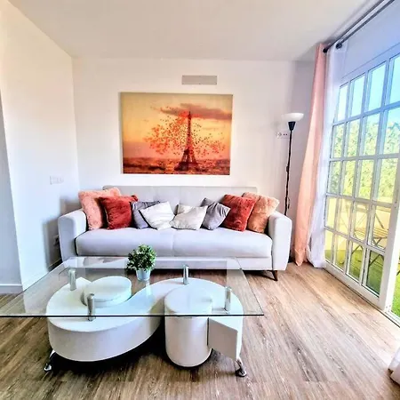 Moderno Loft Cerca De La Playa. * أرونا