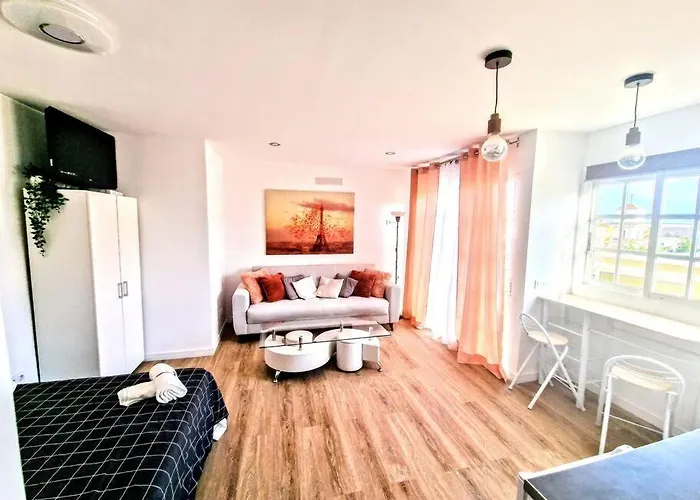 Lägenhet Moderno Loft Cerca De La Playa.